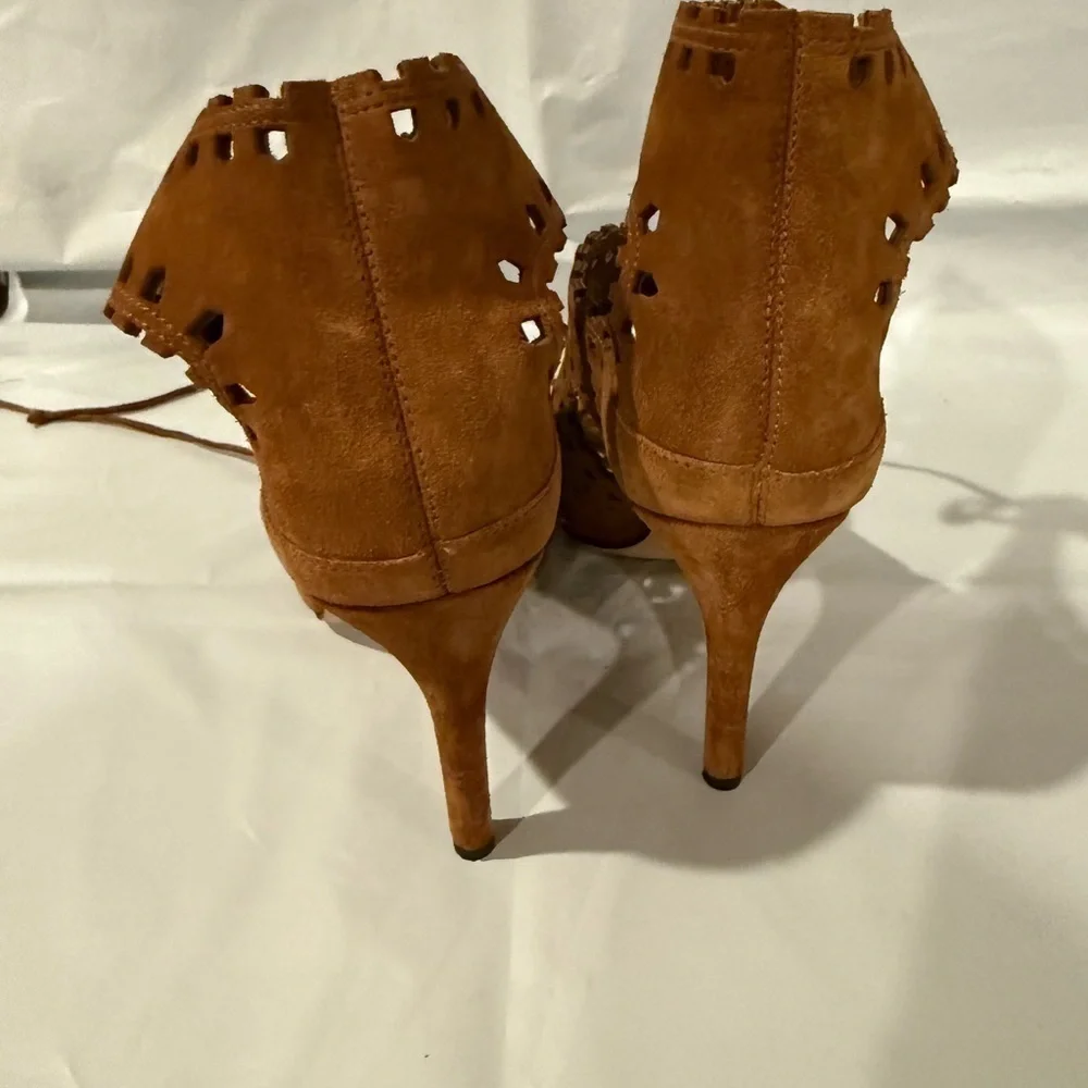 Via Spiga Elysia Perforated Heel Size 6